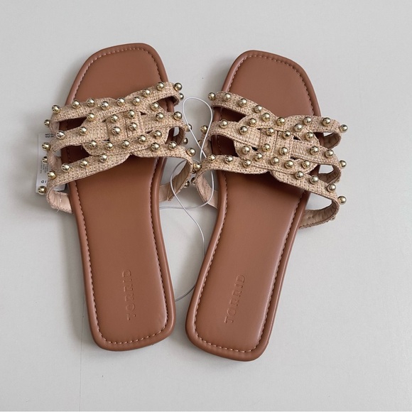 Torrid Pearl H Band Slide Beige Size 12 WW - Picture 3 of 3